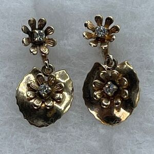 Vintage Tara screw-back rhinestone floral dangle earrings